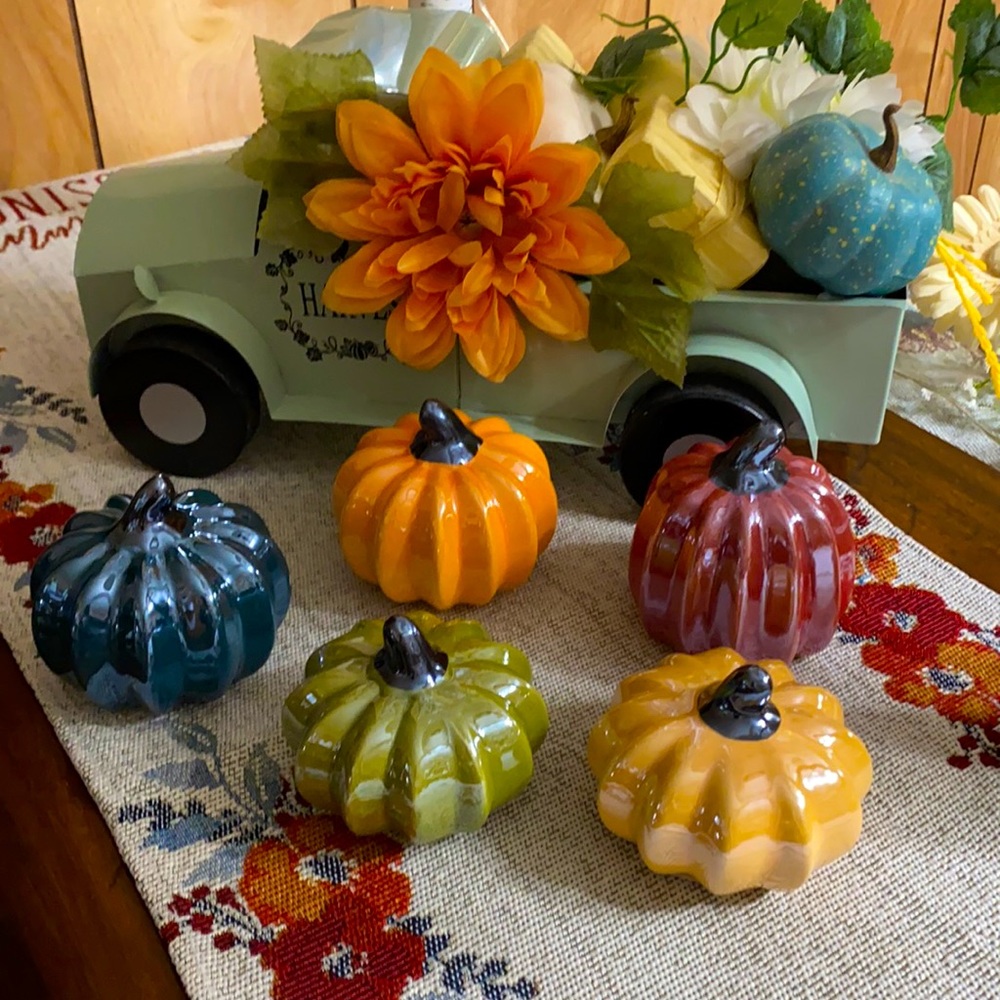Brand New Welcome friends + 5 asst. fall pumpkins